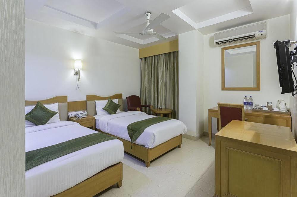 Hotel Bizzotel Gurgaon Exterior foto